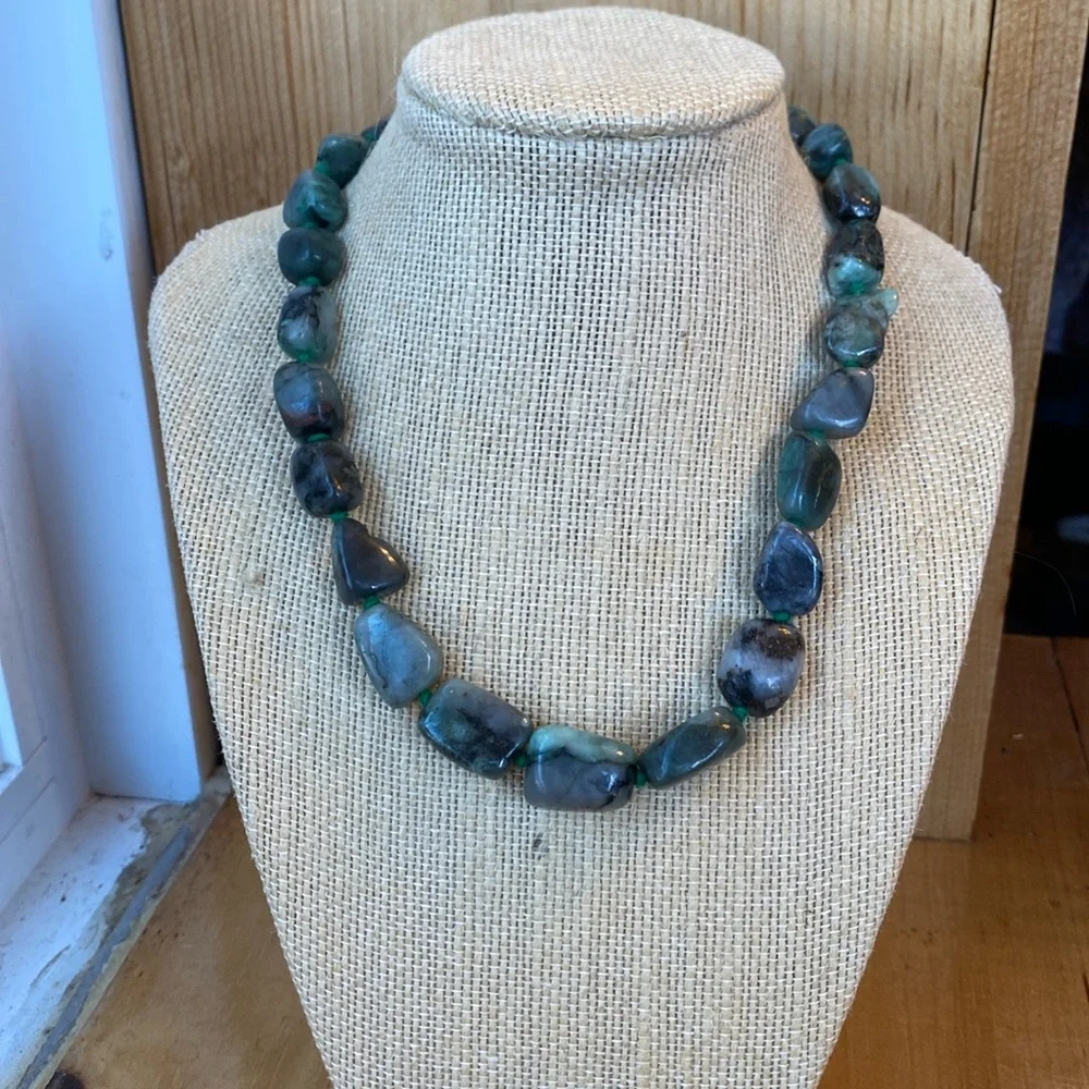 Stauer Raw Emerald Graduated Nugget Necklace - Picture 1 of 4